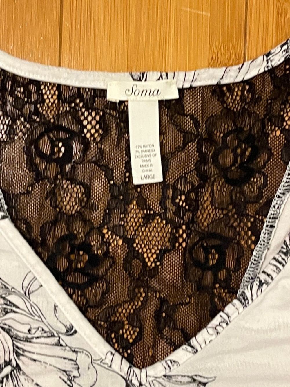 Soma cool nights White V-Neck Tee with Black Floral Print & Black Lace large - Picture 2 of 8